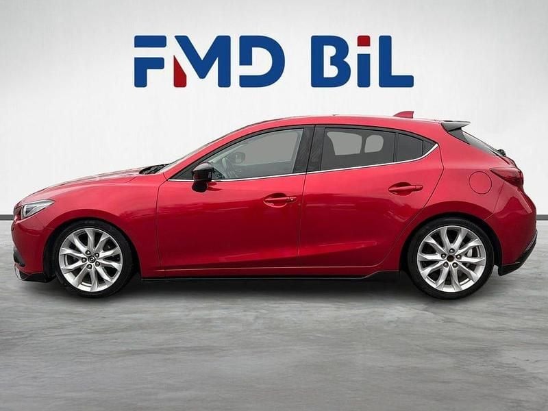 Begagnad Mazda 3 Inclusive 150 HK (110 kW) 2015 Röd