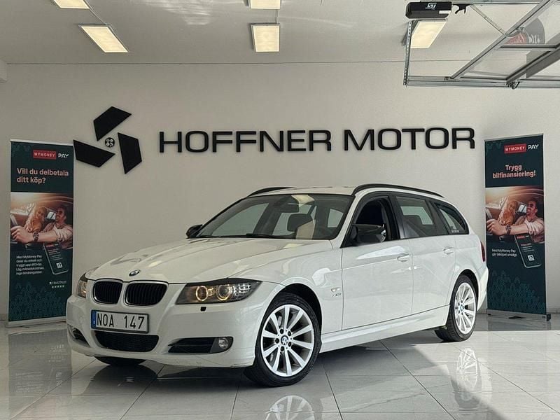 Vit Begagnad 2012 BMW 320 Kombi | 79 000 kr (Bra pris) - Bild 1/4