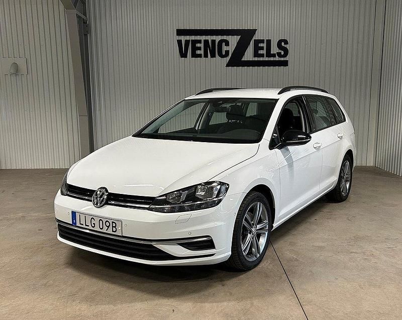 Vit Begagnad 2019 VW Golf VII IQ Drive Kombi | 169 000 kr (Marknadspris) - Bild 1/4