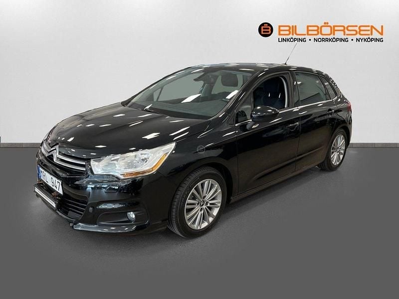 Svart Begagnad 2011 Citroën C4 Seduction Halvkombi | 69 900 kr (Marknadspris) - Bild 1/4