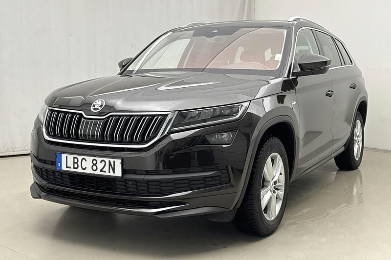 Brun Begagnad 2021 Skoda Kodiaq LAURIN & KLEMENT SUV | 369 900 kr (Lite dyr) - Bild 1/4
