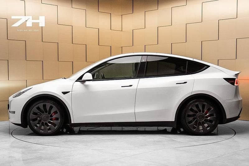 Begagnad Tesla Model Y Performance 392 kW (534 HK) 2022 Vit SUV