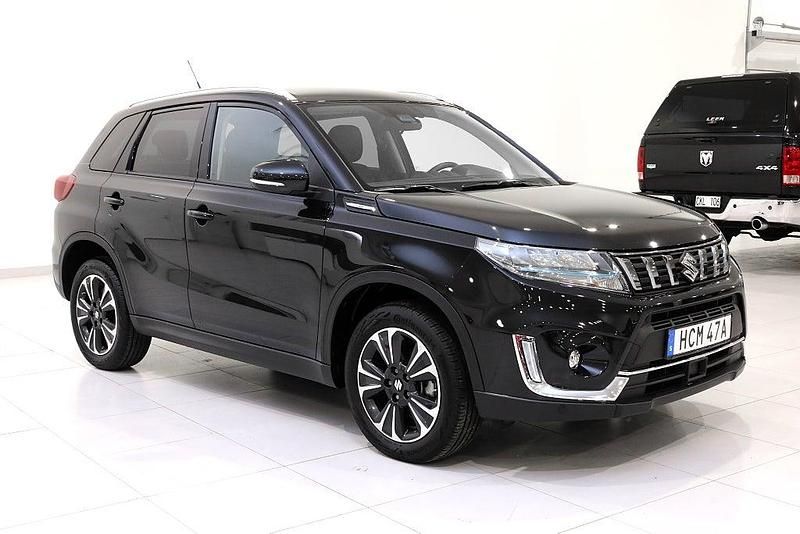 Begagnad Suzuki Vitara 116 HK (85 kW) 2024 Svart SUV