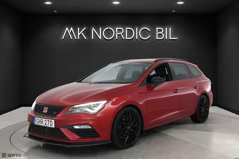 Röd Begagnad 2018 Seat Leon ST 4Drive Kombi | 249 900 kr - Bild 1/4