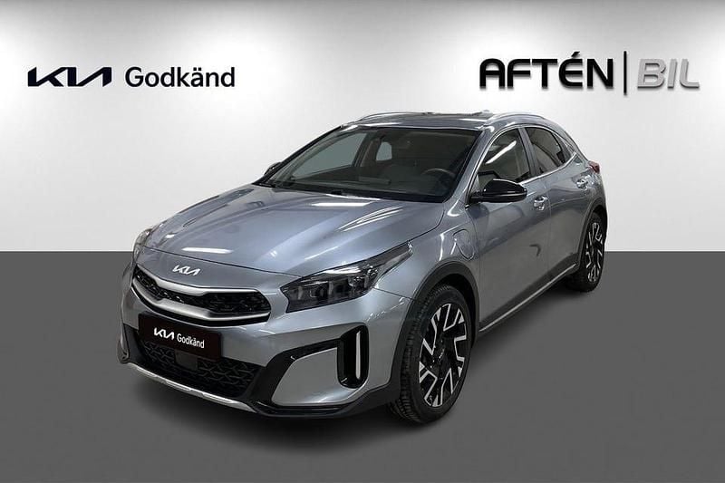 Grå Begagnad 2022 Kia XCeed Advance SUV | 259 900 kr (Marknadspris) - Bild 1/3