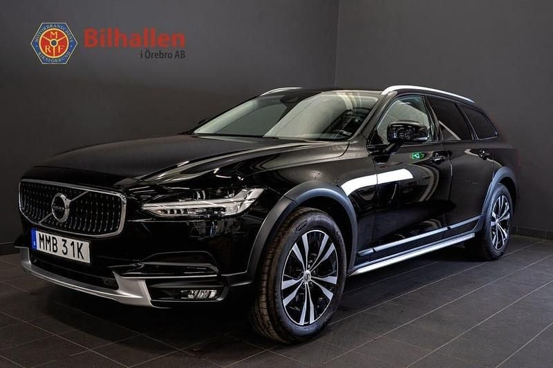 Svart Begagnad 2019 Volvo V90 CC Momentum Kombi | 339 900 kr (Marknadspris) - Bild 1/4