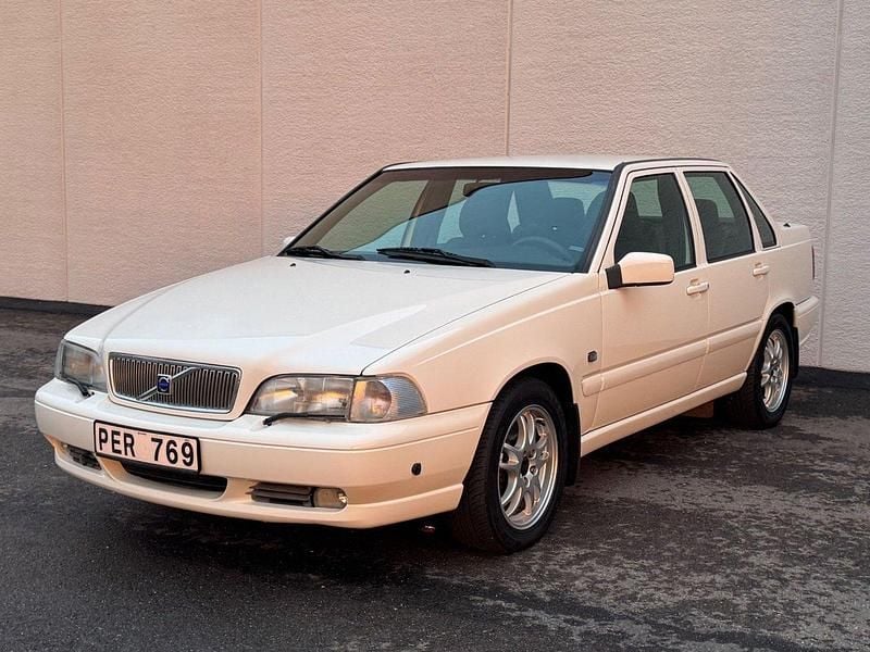 Vit Begagnad 1999 Volvo S70 Sedan | 69 000 kr - Bild 1/4