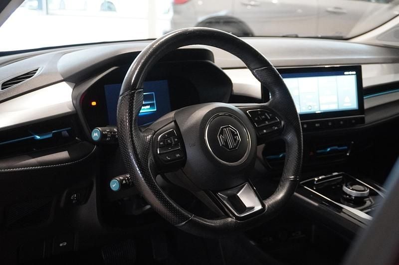 Begagnad MG MG5 EV Comfort 130 kW (177 HK) 2022 Röd Kombi