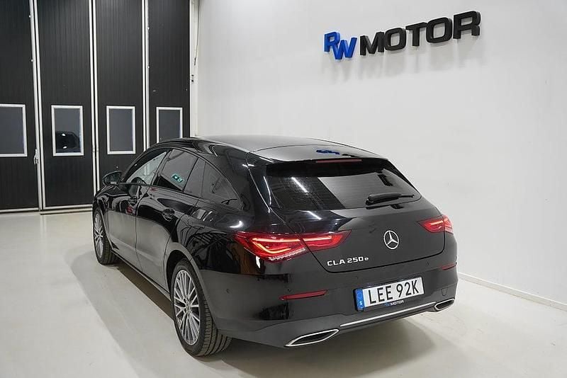 Begagnad Mercedes CLA250e Shooting Brake 160 HK (117 kW) 2020 Svart Kombi