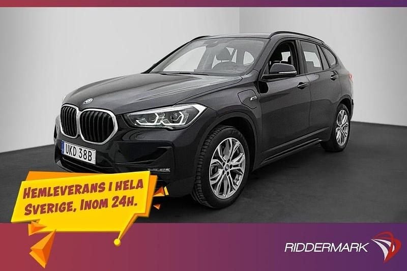 Svart Begagnad 2022 BMW X1 Sport Line SUV | 314 800 kr (Marknadspris) - Bild 1/3