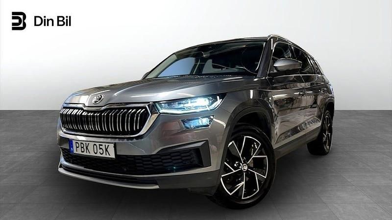 Grå Begagnad 2021 Skoda Kodiaq Style SUV | 359 900 kr (Marknadspris) - Bild 1/4