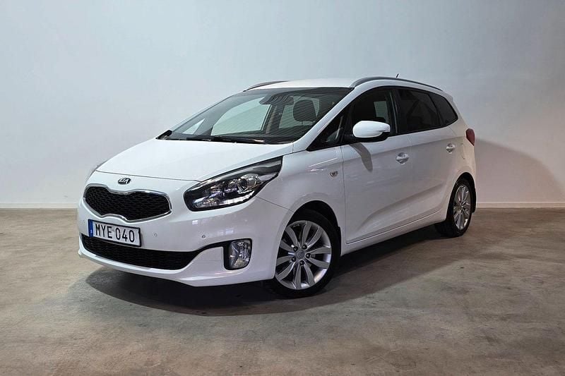 Vit Begagnad 2016 Kia Carens Minibuss | 144 900 kr (Marknadspris) - Bild 1/3