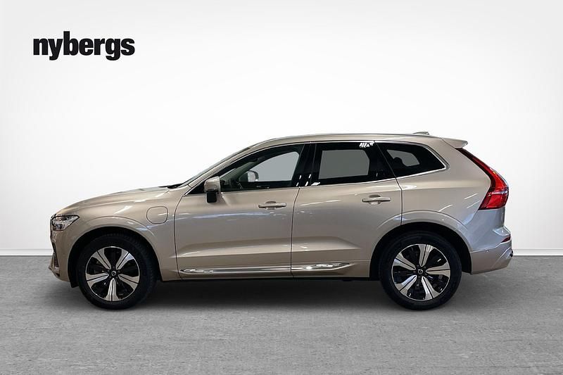Begagnad Volvo XC60 Core 355 HK (261 kW) 2024 Grå SUV