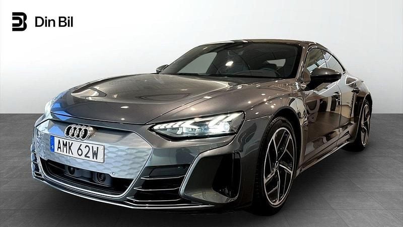 Daytonagrå pärleffekt Begagnad 2021 Audi e-tron GT quattro Premium Sedan | 599 000 kr (Bra pris) - Bild 1/4