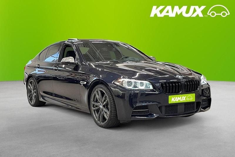 Svart Begagnad 2016 BMW 550 M Sport Sedan | 349 700 kr - Bild 1/3
