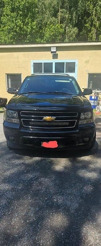 Svart Begagnad 2007 Chevrolet Suburban SUV | 100 000 kr (Marknadspris) - Bild 1/4