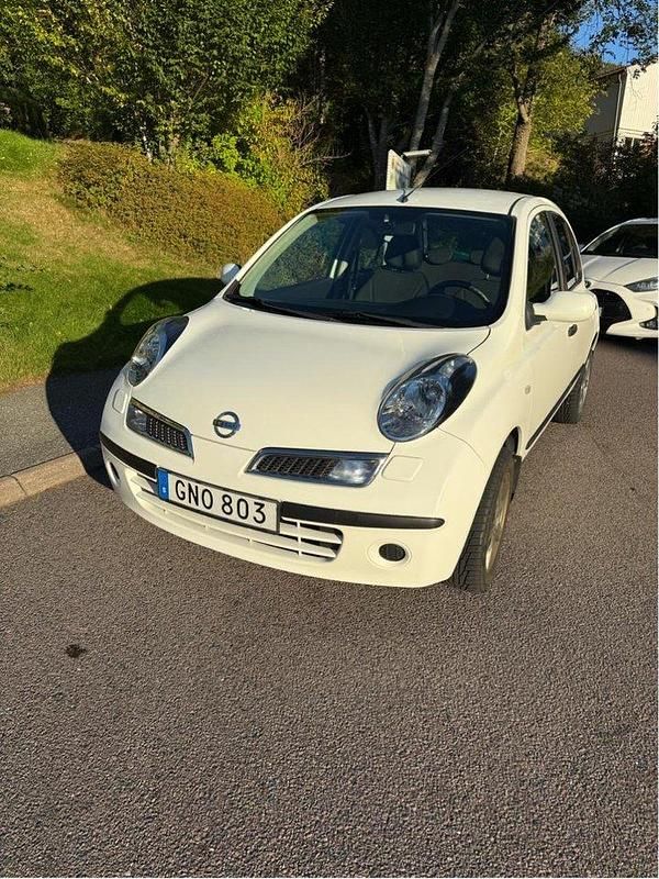 Vit Begagnad 2008 Nissan Micra Halvkombi | 36 000 kr - Bild 1/4