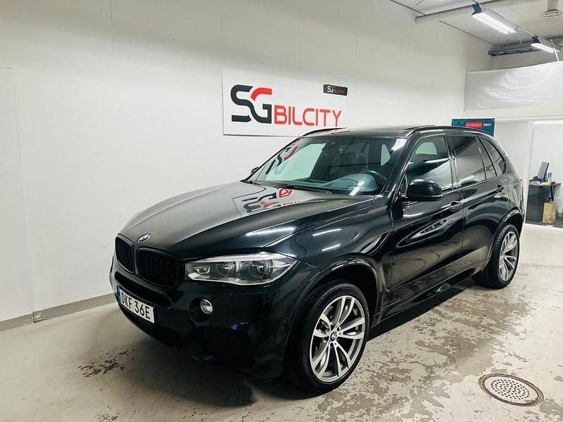 Vit Begagnad 2015 BMW X5 M Sport SUV | 309 900 kr (Dyr) - Bild 1/4