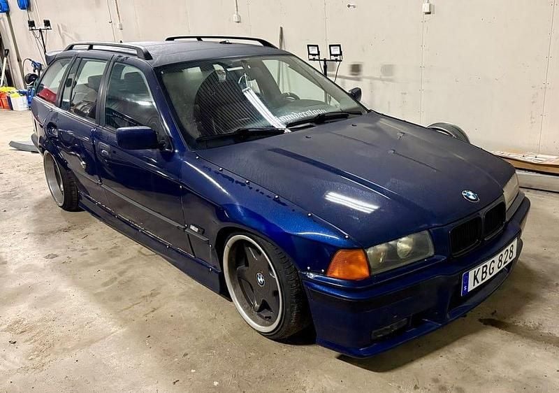 Begagnad BMW 328 M Sport 193 HK (141 kW) 1995 Blå Kombi