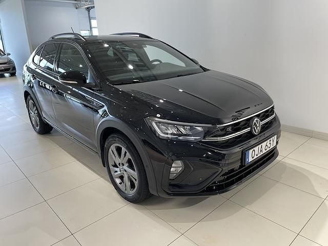 Svart (deep black pearl) Begagnad 2022 VW Taigo R-line SUV | 229 900 kr (Marknadspris) - Bild 1/4
