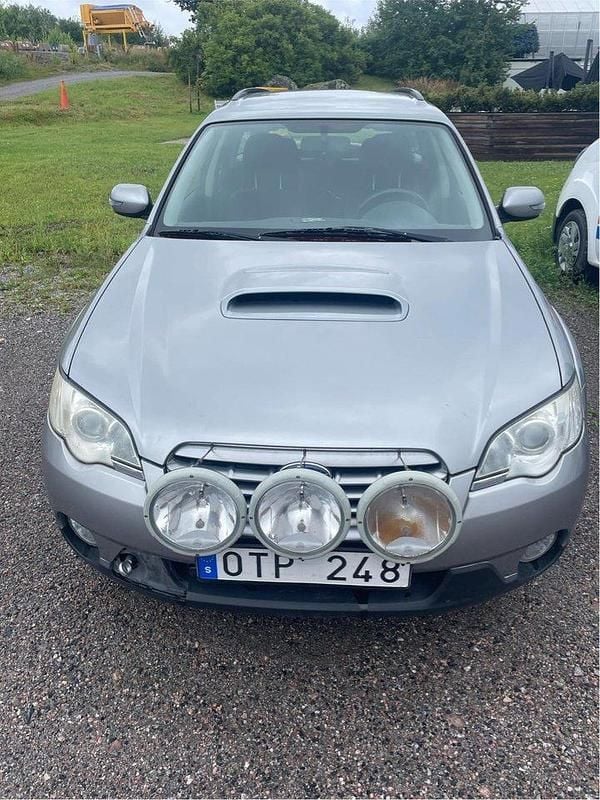 Silver Begagnad 2009 Subaru Outback SUV | 6 500 kr - Bild 1/2