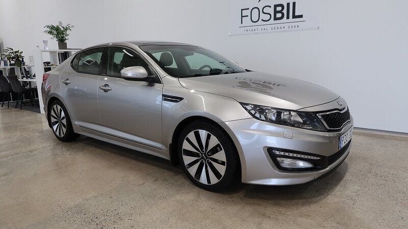 Grå Begagnad 2013 Kia Optima Hybrid 2 Sedan | 129 900 kr - Bild 1/3