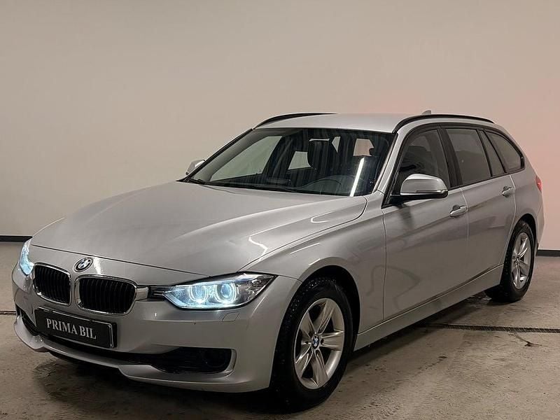 Begagnad BMW 320 184 HK (135 kW) 2012 Silver Kombi
