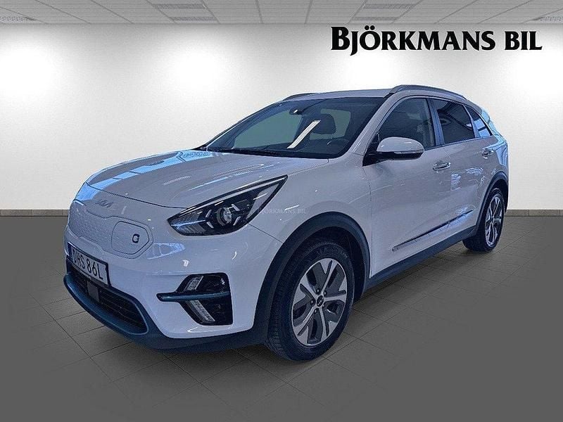 Vit Begagnad 2022 Kia e-Niro Advance SUV | 269 900 kr (Marknadspris) - Bild 1/4