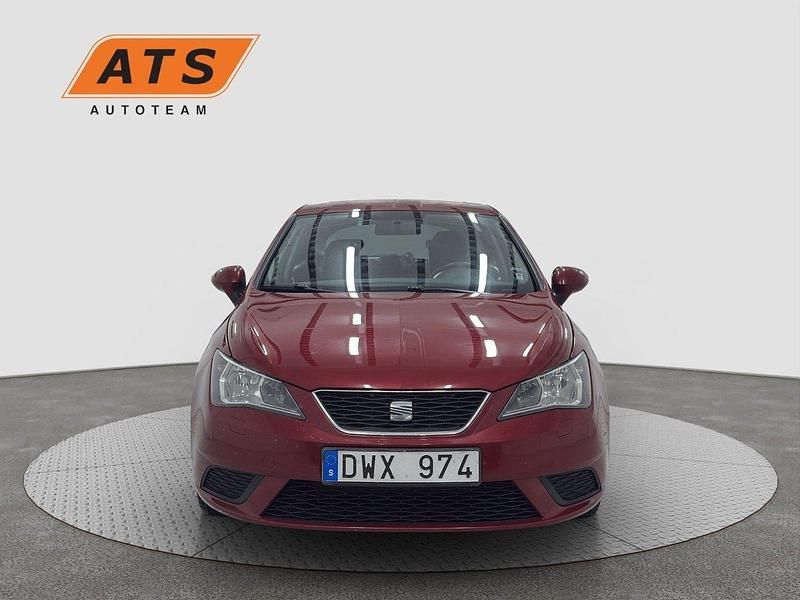 Röd Begagnad 2013 Seat Ibiza Style Halvkombi | 69 900 kr (Marknadspris) - Bild 1/4