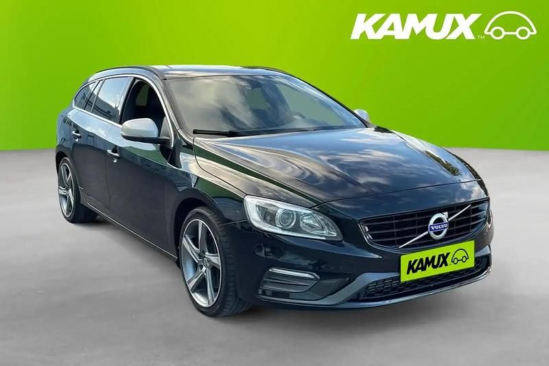Svart Begagnad 2016 Volvo V60 R-Design Kombi | 144 900 kr (Marknadspris) - Bild 1/3