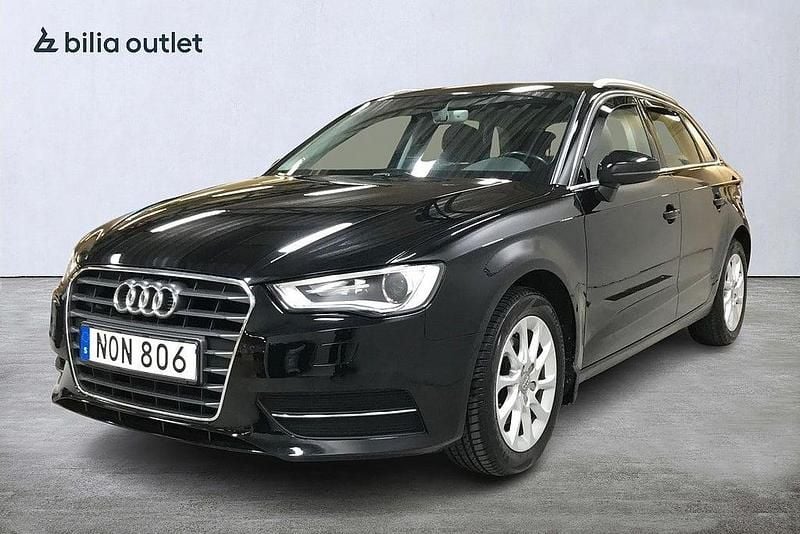 Svart Begagnad 2015 Audi A3 Sportback Attraction Halvkombi | 139 900 kr (Marknadspris) - Bild 1/3
