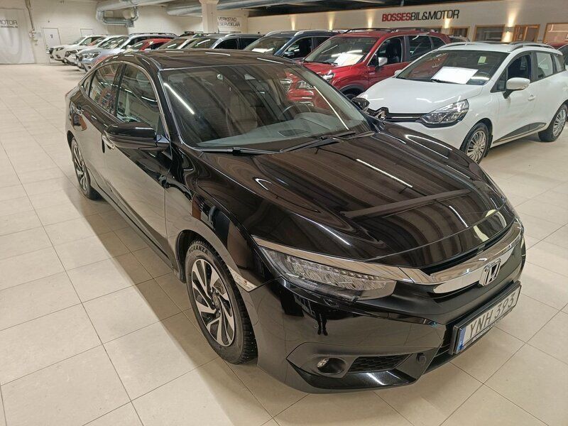 Svart Begagnad 2017 Honda Civic Executive Sedan | 209 000 kr (Lite dyr) - Bild 1/4