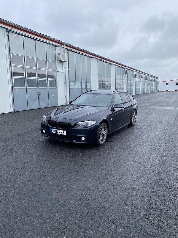 Blå Begagnad 2014 BMW 535 Kombi | 199 000 kr (Marknadspris) - Bild 1/4