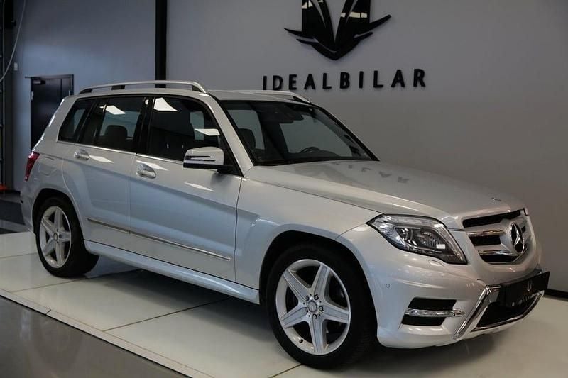 Silvermetallic Begagnad 2013 Mercedes GLK220 AMG SUV | 199 900 kr (Dyr) - Bild 1/4