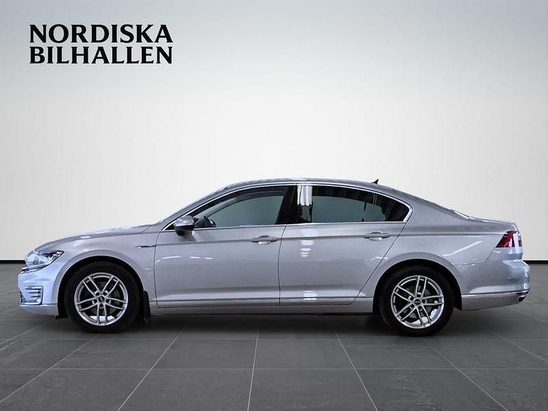 Begagnad VW Passat GTE 218 HK (160 kW) 2019 Silver Sedan