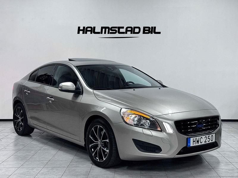 Ljusbrun Begagnad 2012 Volvo S60 Sedan | 124 500 kr (Marknadspris) - Bild 1/4