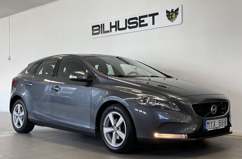 Grå Begagnad 2012 Volvo V40 Kombi | 79 900 kr (Marknadspris) - Bild 1/4