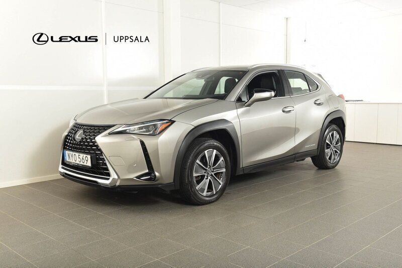 Ljusgrå Begagnad 2021 Lexus UX 300e SUV | 279 900 kr (Marknadspris) - Bild 1/4