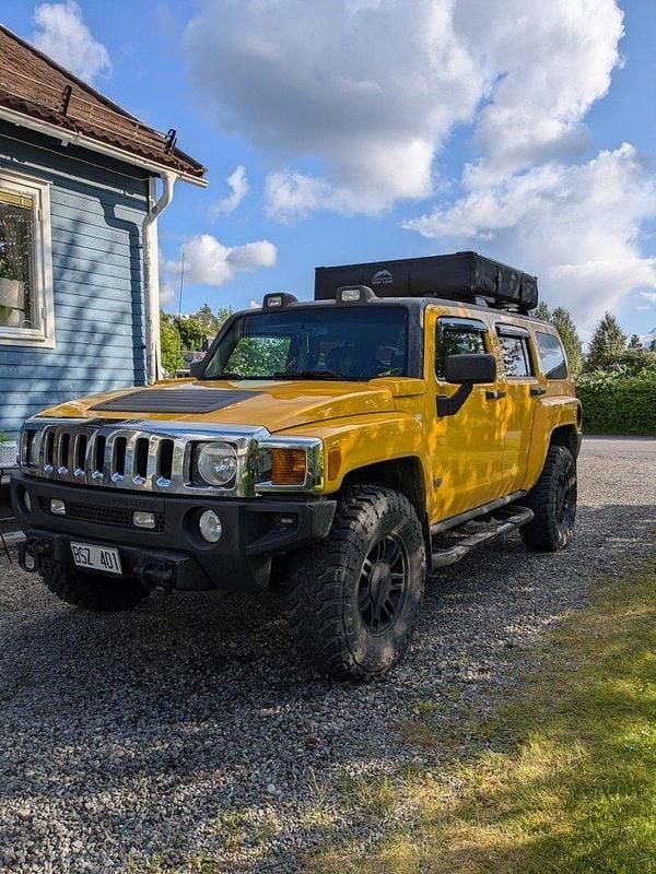 Gul Begagnad 2007 Hummer H3 SUV | 160 000 kr - Bild 1/3