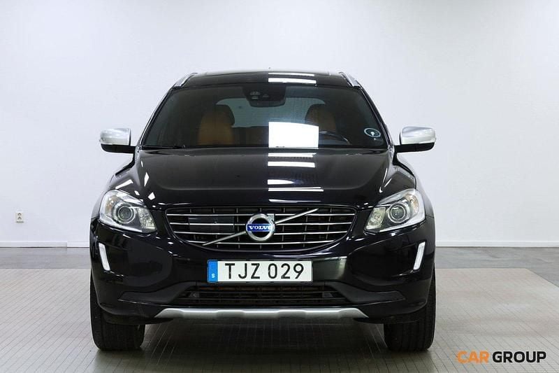 Svart Begagnad 2015 Volvo XC60 Executive SUV | 169 900 kr (Marknadspris) - Bild 1/4