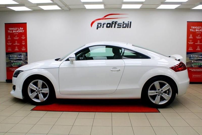 Vit Begagnad 2010 Audi TT S-Line Sportkupé | 129 500 kr (Marknadspris) - Bild 1/4