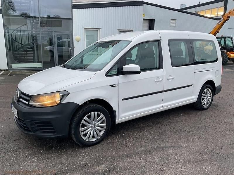 Vit Begagnad 2016 VW Caddy Maxi Life Life Minibuss | 89 999 kr (Marknadspris) - Bild 1/4