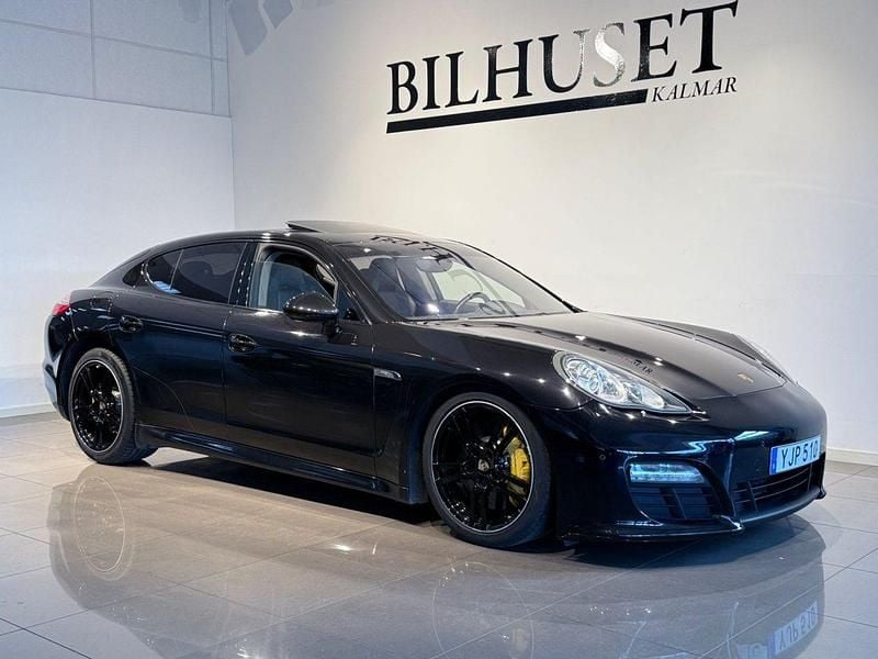 Svart Begagnad 2009 Porsche Panamera 4S Sport Sedan | 249 900 kr - Bild 1/4
