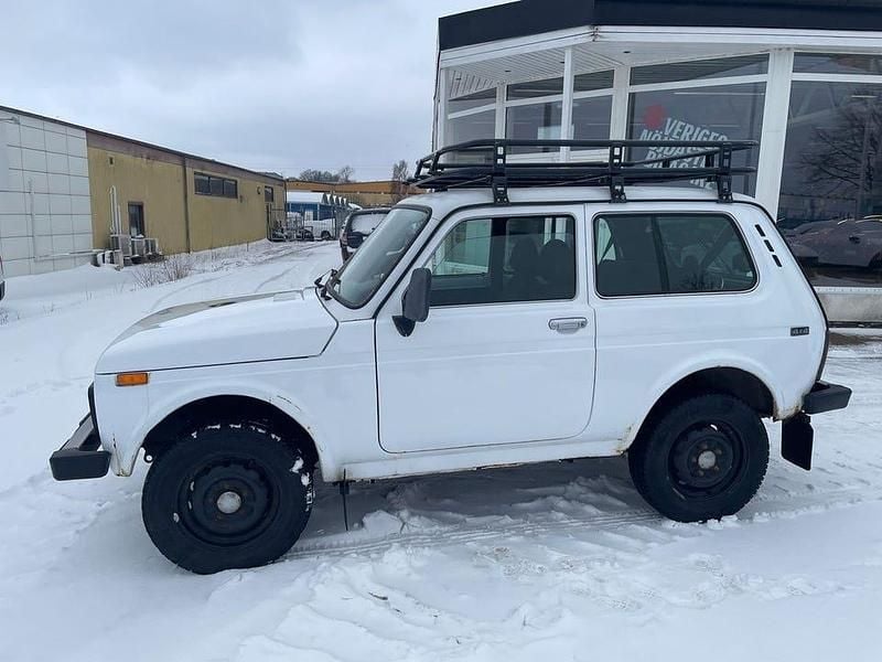 Begagnad Lada niva 82 HK (60 kW) 2005 Vit SUV