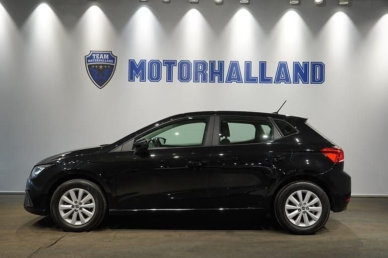 Svart Begagnad 2023 Seat Ibiza Style Halvkombi | 189 000 kr (Marknadspris) - Bild 1/4