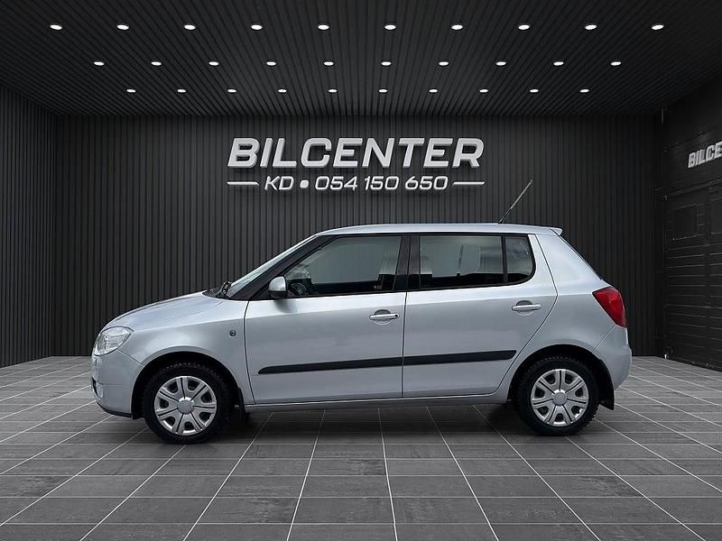 Begagnad Skoda Fabia Ambiente 69 HK (50 kW) 2008 Silver Halvkombi
