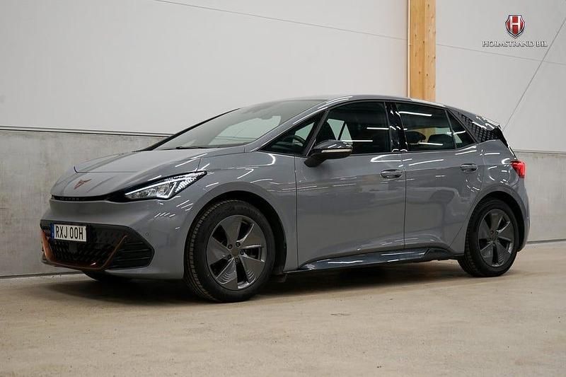 Begagnad Cupra Born 150 kW (204 HK) 2023 Grå Halvkombi