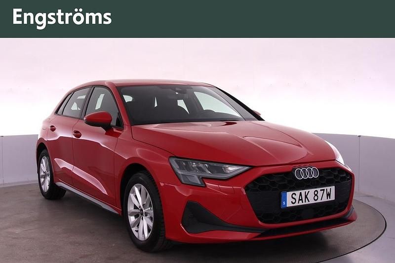 Röd Begagnad 2025 Audi A3 | 279 000 kr (Marknadspris) - Bild 1/4