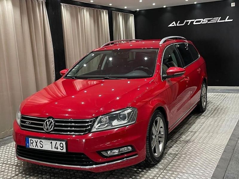Röd Begagnad 2013 VW Passat R-line Kombi | 109 900 kr (Lite dyr) - Bild 1/4