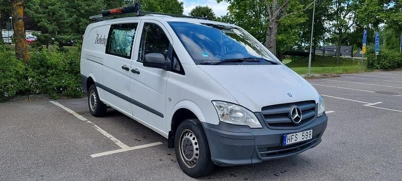 Vit Begagnad 2013 Mercedes Vito Minibuss | 80 000 kr (Marknadspris) - Bild 1/4